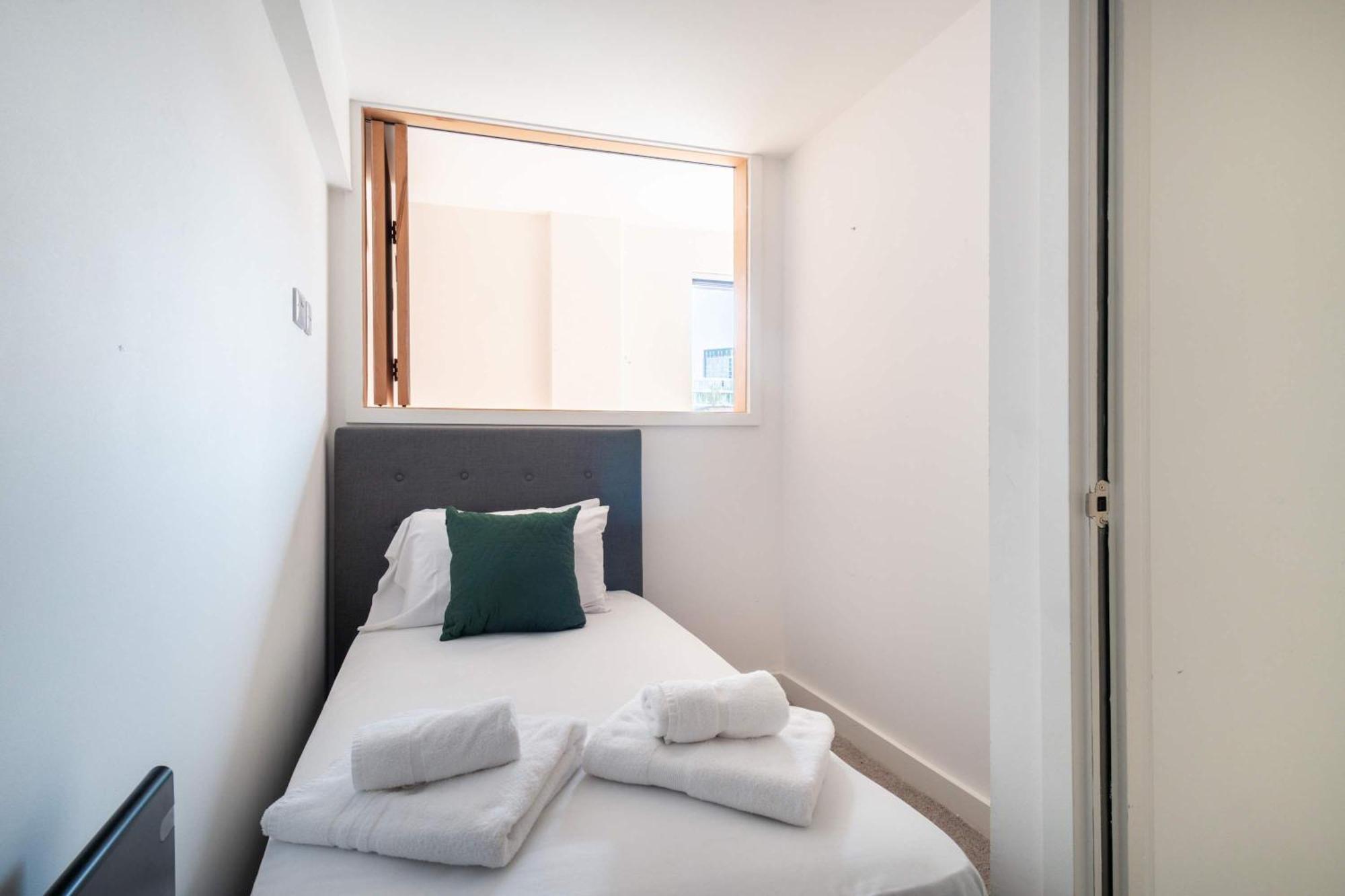 Stylish & Contemporary 2 Bed Flat In Apartamento Manchester